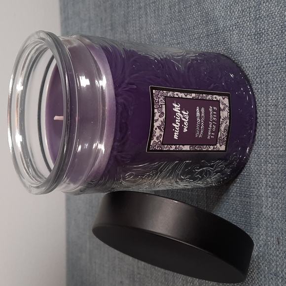 Jar Candle 11oz Single Wick Midnight Violet Purple Beautiful Embossed Glass USA - Picture 4 of 6